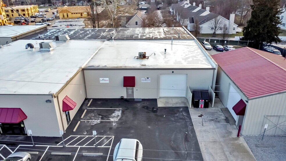 Primary Photo Of 187-189 W Johnstown Rd, Gahanna Warehouse For Lease