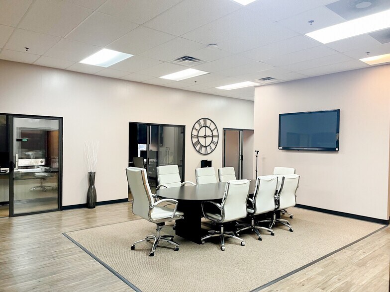 More Photos Of 34225 N 27th Dr, Phoenix Medical For Sale