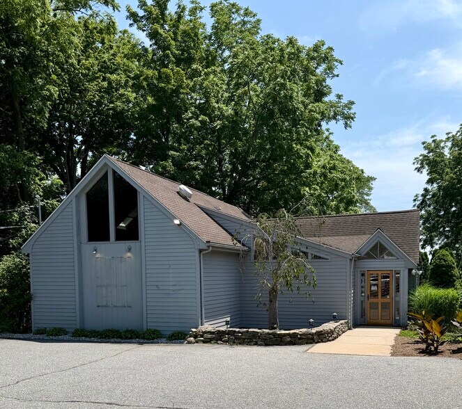 More Photos Of 1156 Boston Post Rd, Old Saybrook Office For Lease
