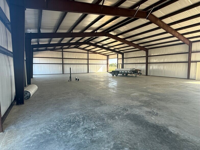 More Photos Of 490 Locust St, Whitesboro Industrial For Lease