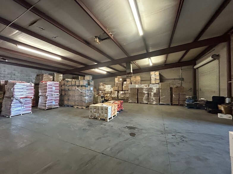 More Photos Of 4239 N 40th Ave, Phoenix Warehouse For Lease