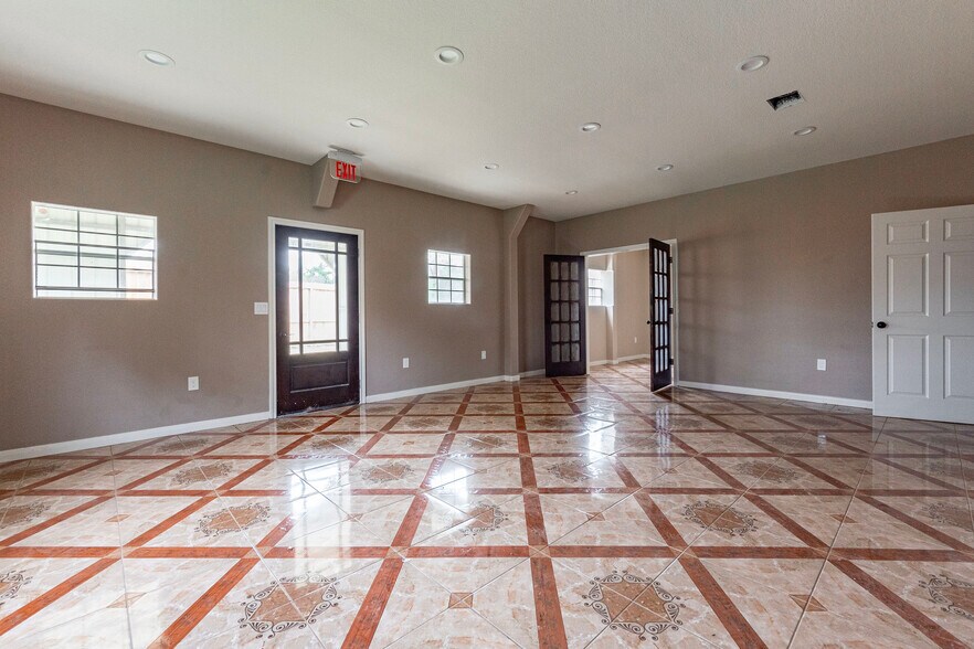 More Photos Of 22831 Fritz Ln, Spring Light Distribution For Sale