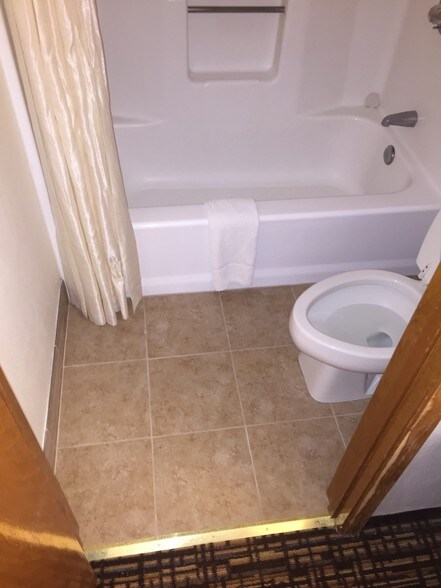 More Photos Of 715 Highway 64 E, Eagle Nest Hotel For Sale