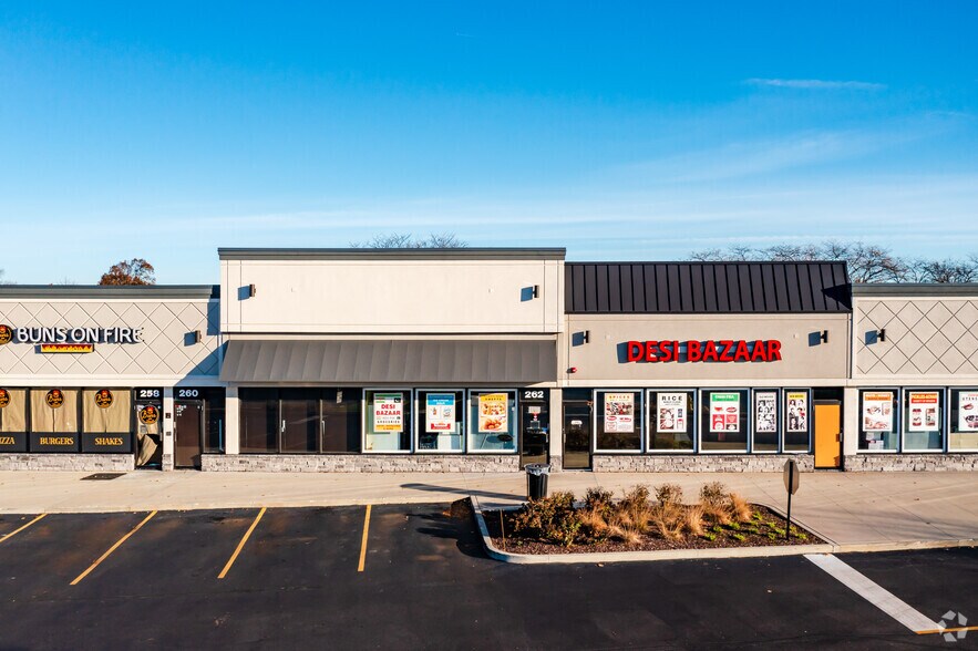More Photos Of 240-292 Town Center Ln, Glendale Heights Unknown For Lease