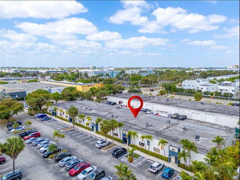 More Photos Of 8145 NW 33rd St, Doral Warehouse For Lease