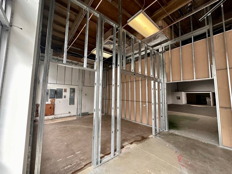 More Photos Of 780 S Beretania St, Honolulu Storefront For Lease