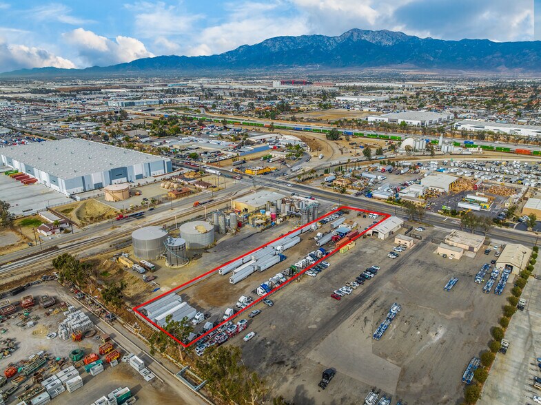 More Photos Of 14955 Slover Ave, Fontana Contractor Storage Yard For Sale