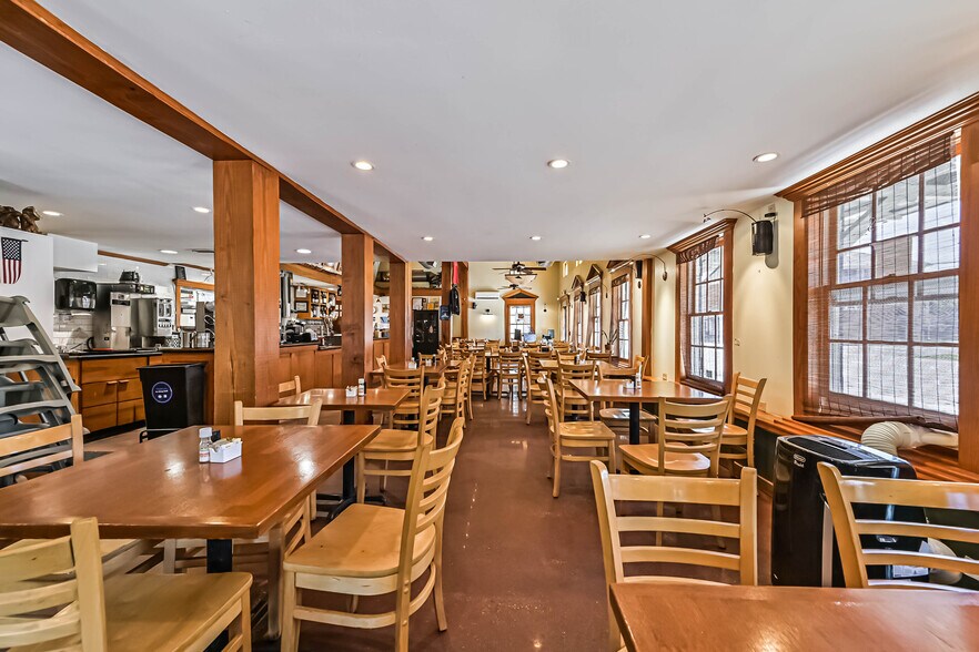 More Photos Of 628 14th St, Galveston General Retail For Sale