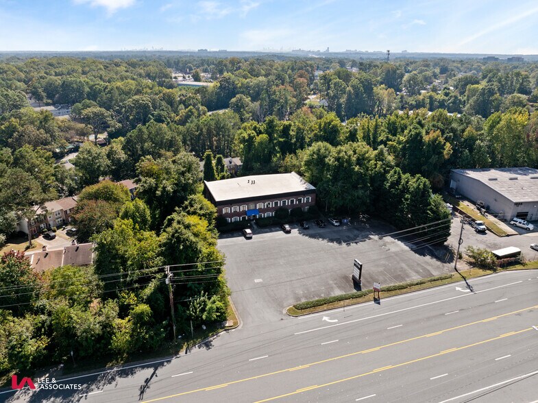 More Photos Of 1686 Roswell Rd, Marietta Office For Sale