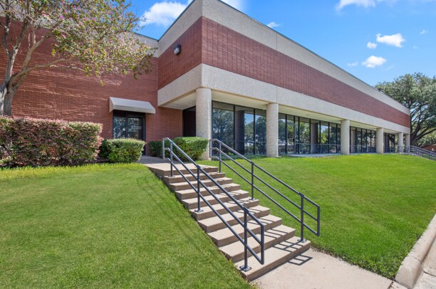 More Photos Of 4120 Freidrich Ln, Austin Showroom For Lease