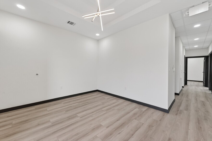 More Photos Of 5151 Meadow Ranch Pky, Richmond Office For Lease