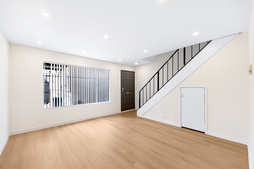 More Photos Of 333 Riverdale Dr, Glendale Apartments For Sale