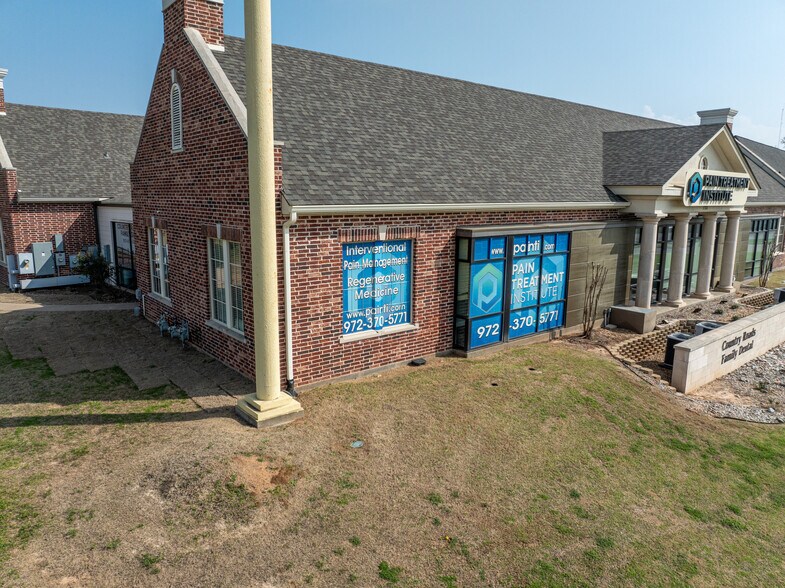 More Photos Of 1701 N US Highway 75, Sherman Medical For Lease