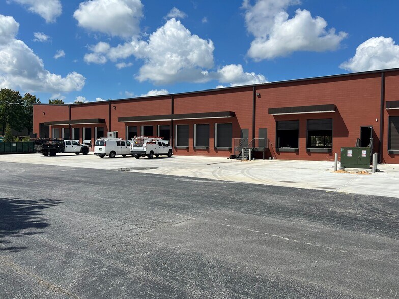 More Photos Of 900 Westlake Pky, Atlanta Warehouse For Lease