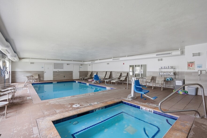 More Photos Of 10680 S Auto Mall Dr, Sandy Hotel For Sale