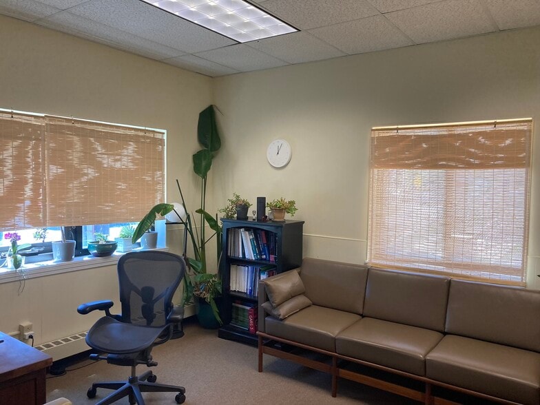 More Photos Of 550 Forest Ave, Portland Office For Lease