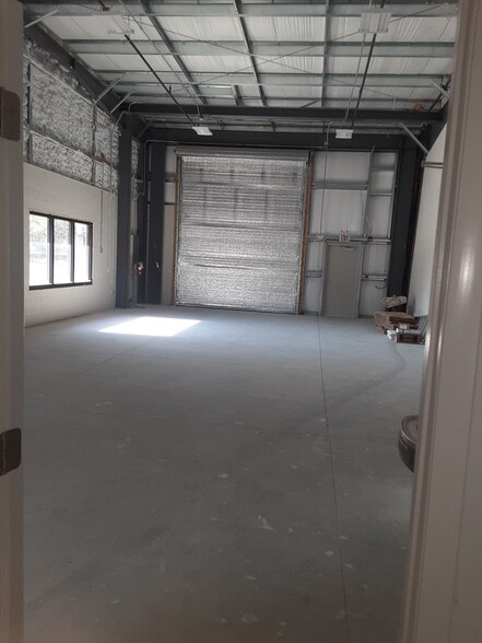More Photos Of 4224 Solutions Ln, Bradenton Warehouse For Sale