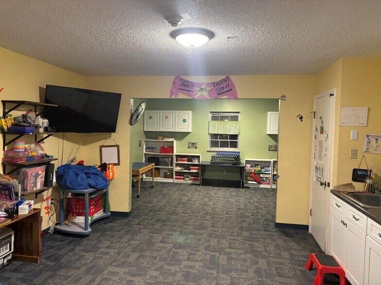 More Photos Of 11749 Snyder Rd, Knoxville Daycare Center For Sale