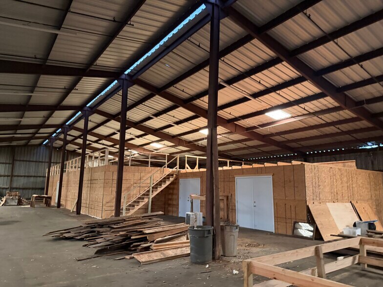 More Photos Of 615 Saint Nicholas Ave, Brewton Warehouse For Sale