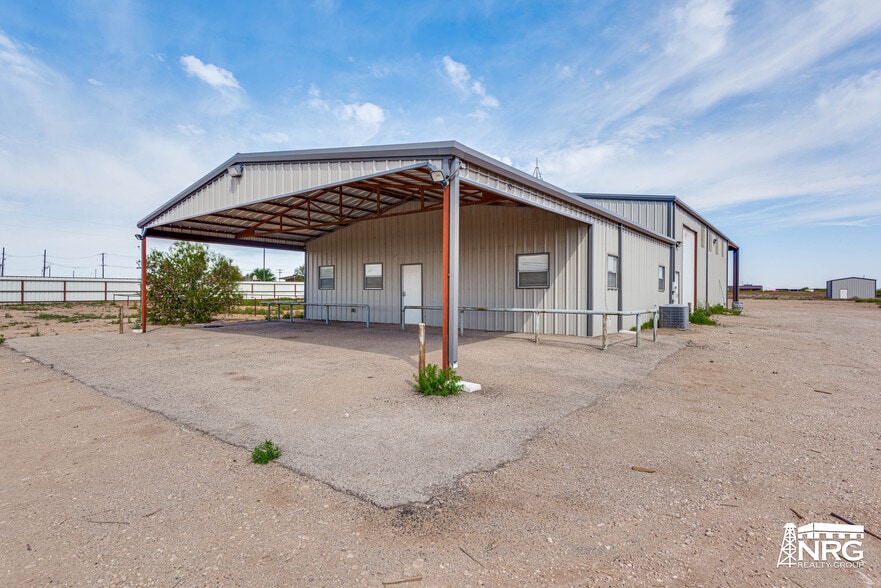 More Photos Of 9507 FM 307, Midland Distribution For Lease