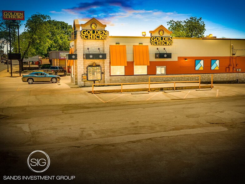 Primary Photo Of 1602 S Bridge St, Brady Fast Food For Sale