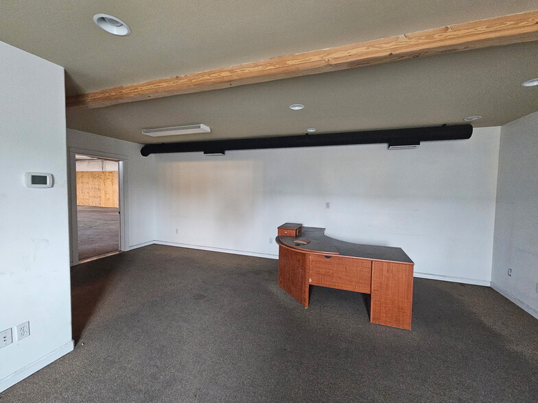 More Photos Of 2939 SW High Desert Dr, Prineville Warehouse For Lease