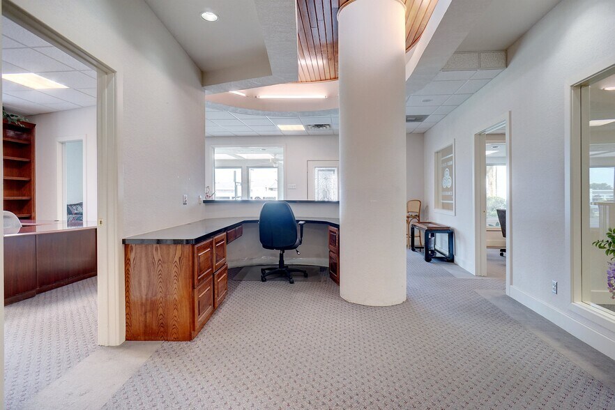 More Photos Of 1303 Northwest Hwy, Garland Medical For Lease