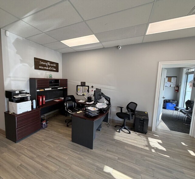 More Photos Of 1600 King St, St Jacobs General Retail For Sale
