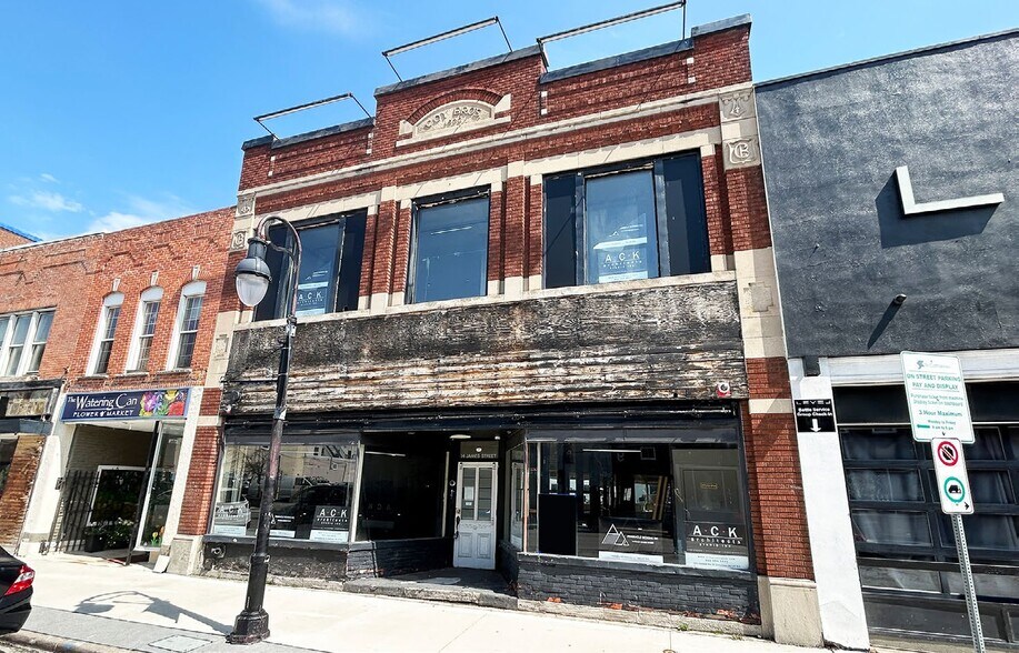 More Photos Of 14 James St, St Catharines Storefront Retail Office For Lease