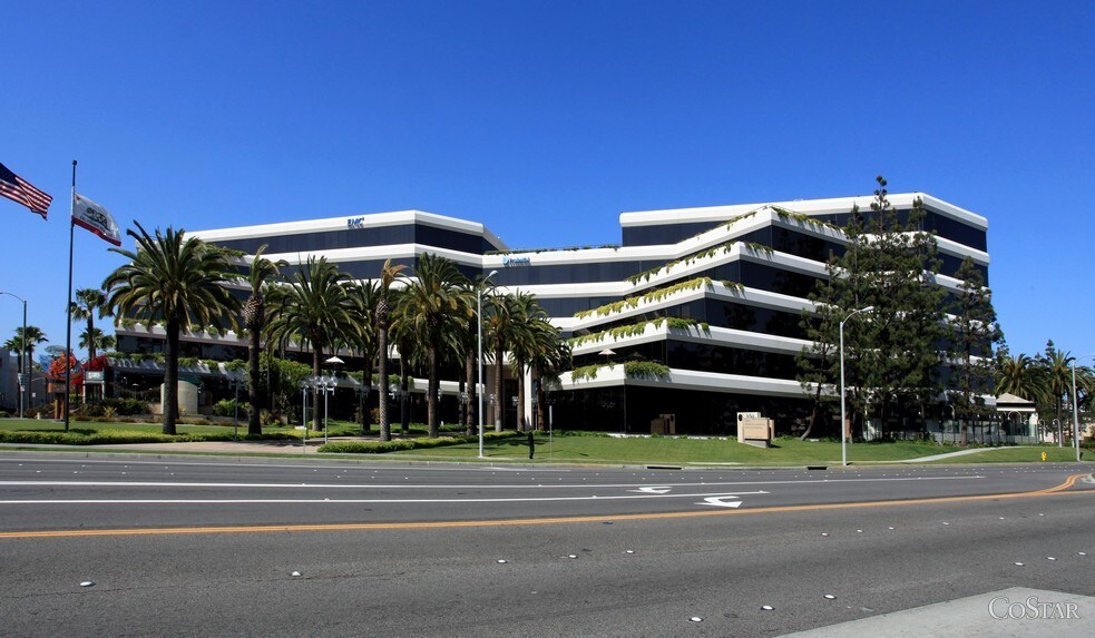 More Photos Of 2101-2141 Rosecrans Ave, El Segundo Office For Lease