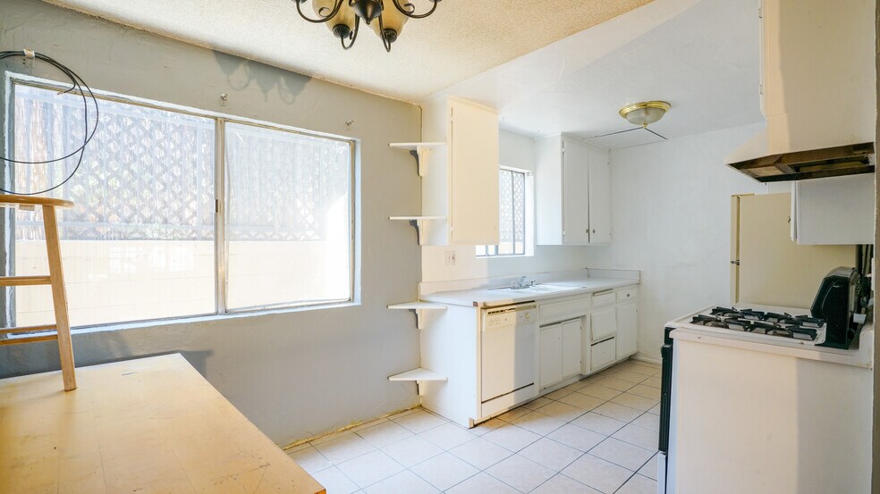 More Photos Of 4322 Tujunga Ave, Studio City Apartments For Sale