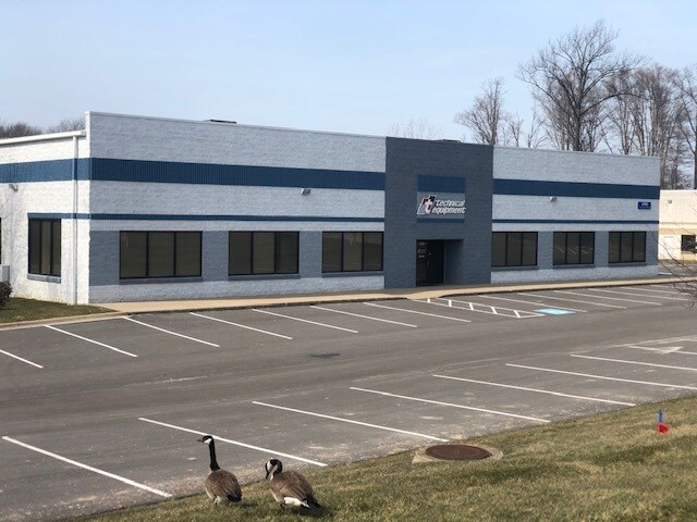 More Photos Of 6900 Southpointe Pky, Brecksville Manufacturing For Sale