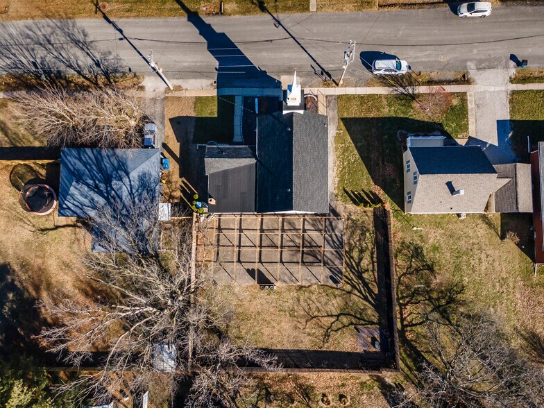 More Photos Of 407 Jacob St, Saint Jacob Specialty For Sale