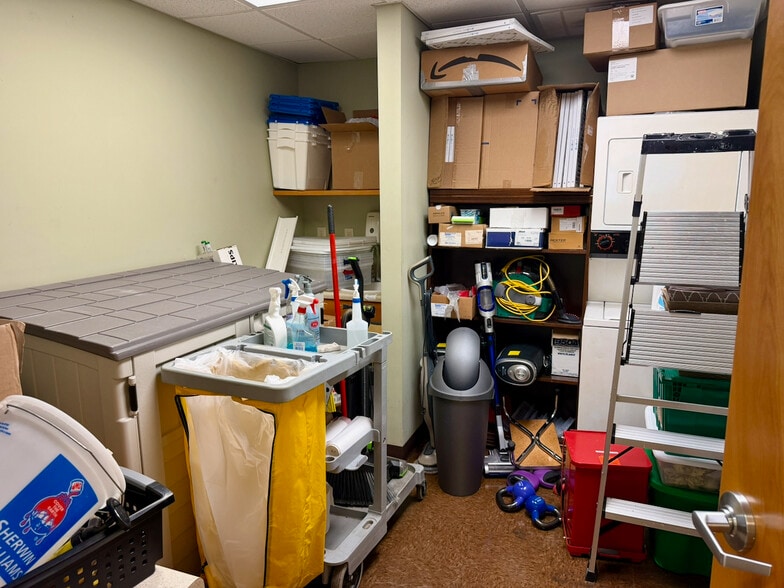 More Photos Of 514 Mary Esther Cut, Fort Walton Beach Medical For Sale
