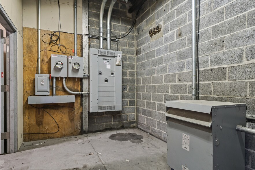 More Photos Of 174-180 Getty Ave, Clifton Warehouse For Lease