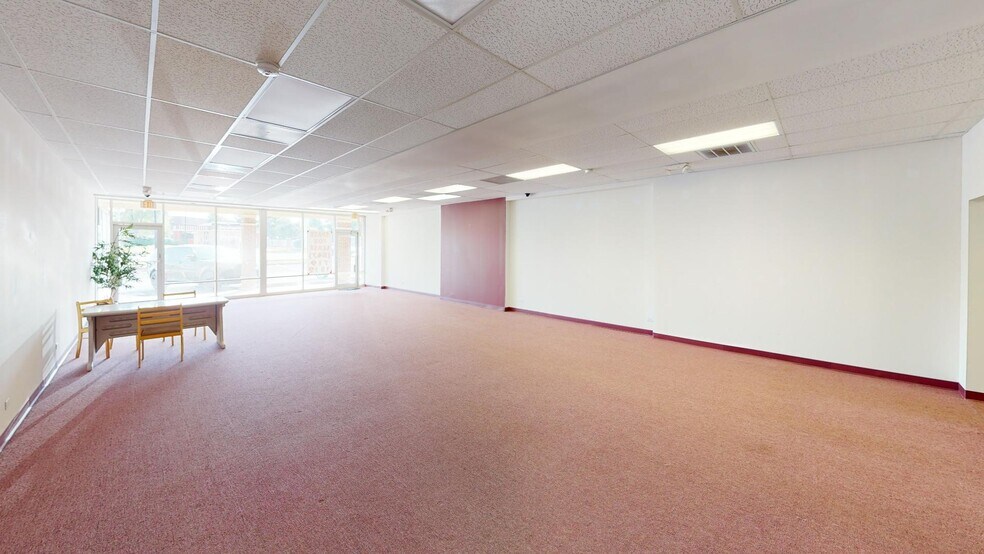 More Photos Of 1707-1717 N Rand Rd, Palatine Unknown For Lease