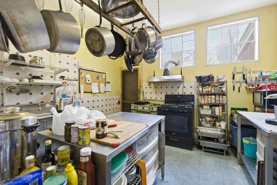 More Photos Of 275 Main St, South Berwick Storefront For Sale