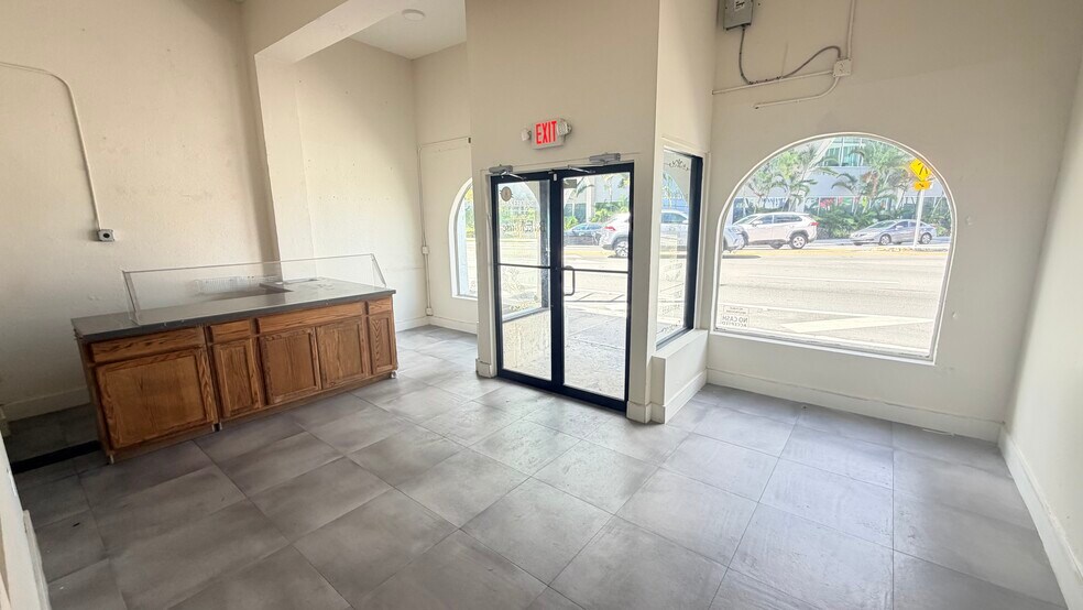 More Photos Of 2606-2614 SW 8th St, Miami Storefront For Lease
