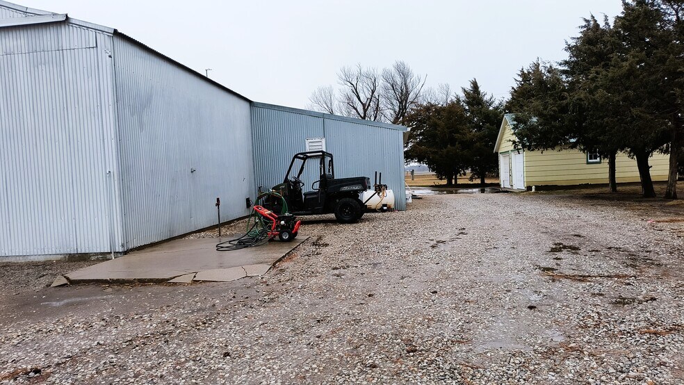 More Photos Of 853 KS-19 Hwy, Larned Warehouse For Sale