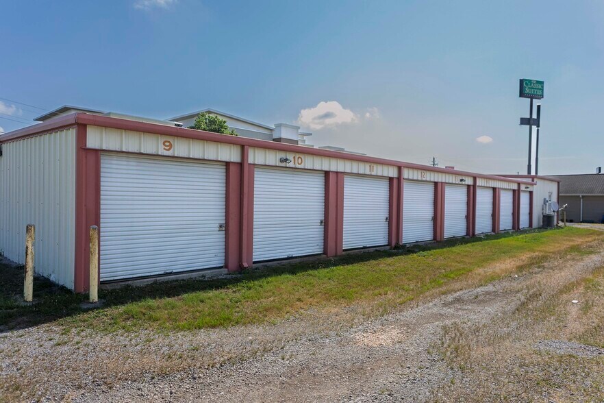 More Photos Of 191 Bernham Dr, Cleveland Self Storage For Sale