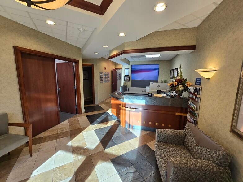 More Photos Of 465 Warren Ave, Longwood Office For Lease