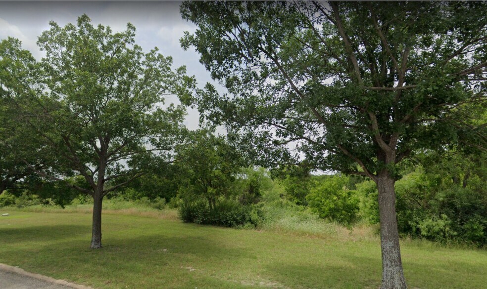 More Photos Of 1600 Ennis, Ennis Land For Sale