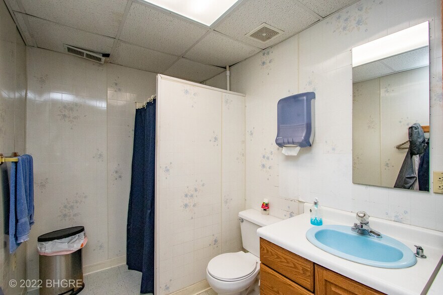 More Photos Of 2326 N Main St, Osceola Auto Repair For Sale