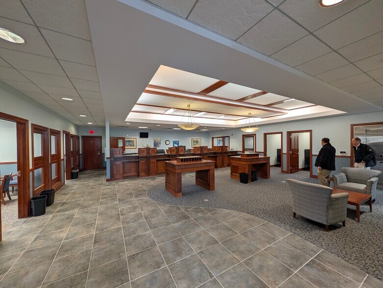 More Photos Of 4139 Ironbound Rd, Williamsburg Bank For Sale