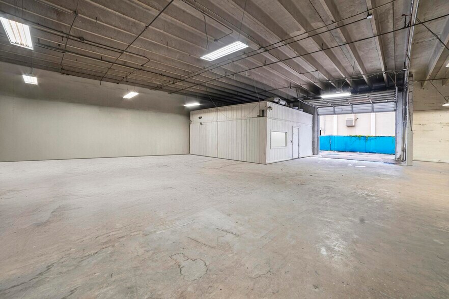 More Photos Of 170 NW 16th St, Boca Raton Warehouse For Sale