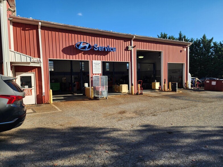 More Photos Of 2934 Valley Ave, Winchester Auto Dealership For Lease