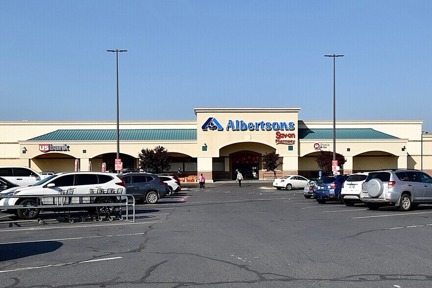 More Photos Of 2390 W Main St, Medford Unknown For Lease