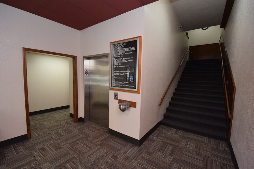 More Photos Of 153-191 High St SE, Salem Storefront Retail Office For Lease