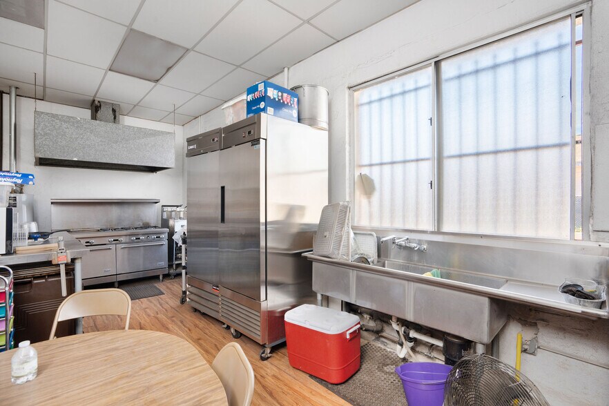 More Photos Of 8461 S San Pedro St, Los Angeles Religious Facility For Sale