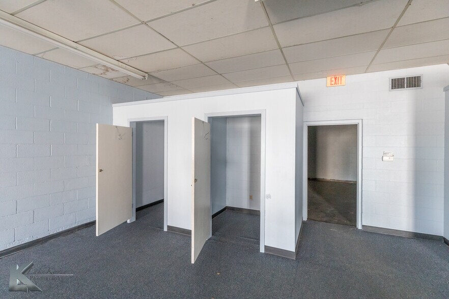 More Photos Of 817 Butternut St, Abilene Flex For Sale